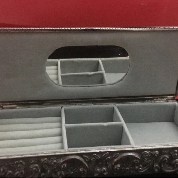 Intricate Silver-plate Decorative jewelry Box, Godinger silver 1992 - Picture 5 of 8